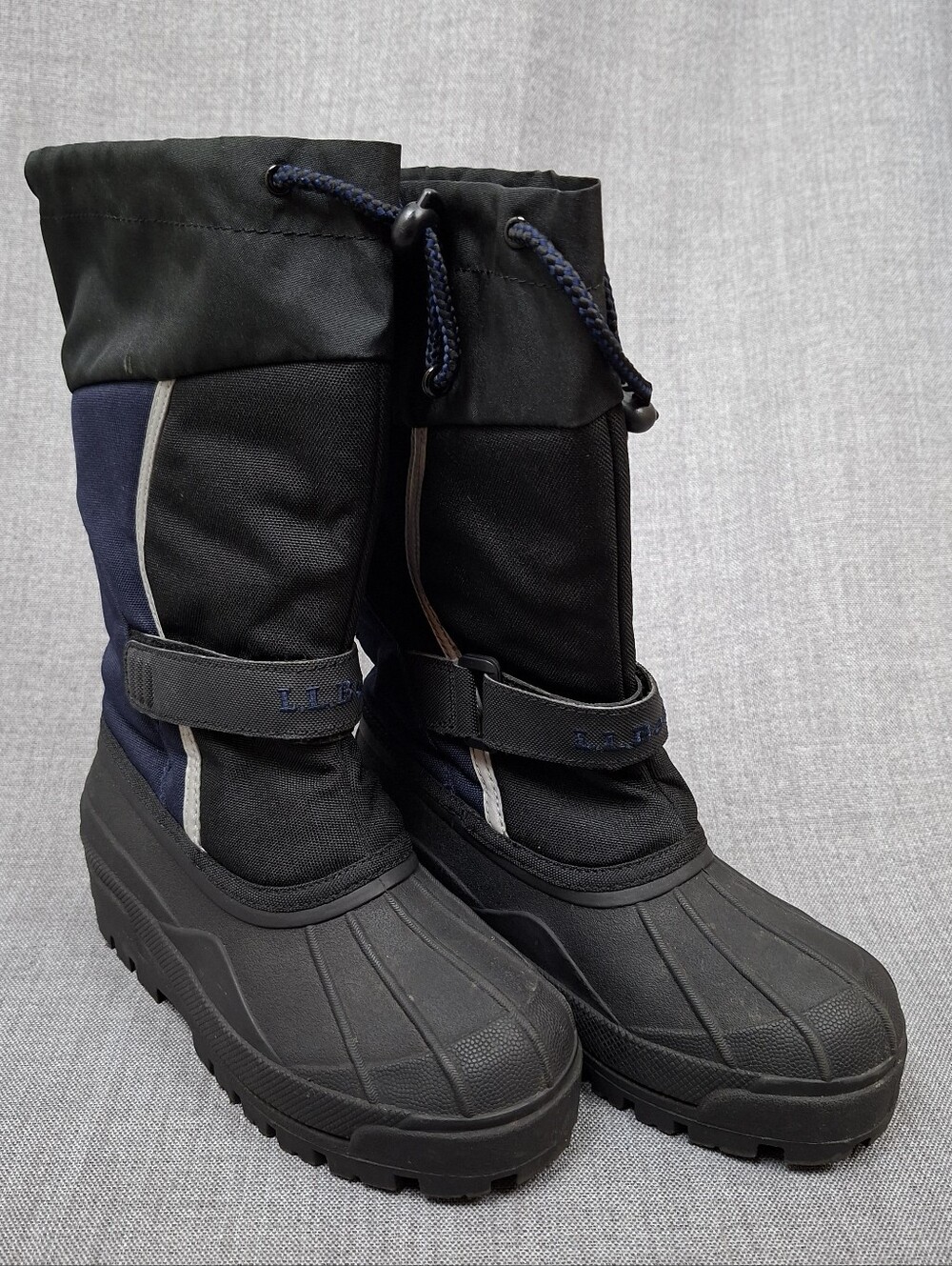L.L. Bean Pull On Winter Snow Boots. Missing Insulation Size 2